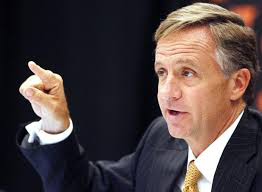 William Haslam says the Tennessee Promise allows student to cut the cost of their - 052814_William_Haslam